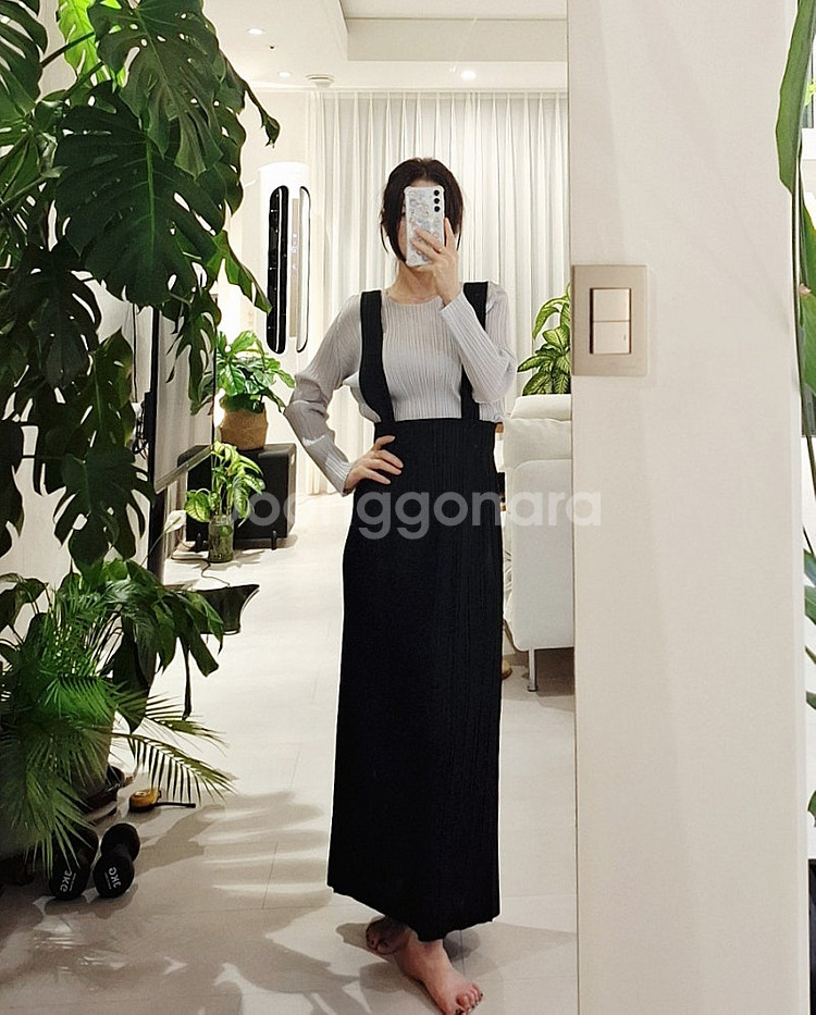 플리츠플리즈 시커보텀 멜빵원피스5 블랙 이세이미야케--7