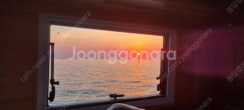 에어로타운 캠핑카 팝니다.--6