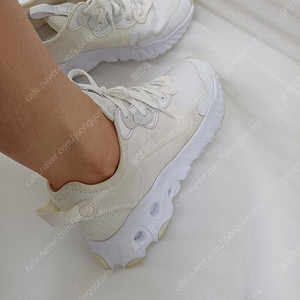 택포 나이키 런닝 데일리 경량 운동화 런닝화 여성 240 흰색 신발 사랑봉봉