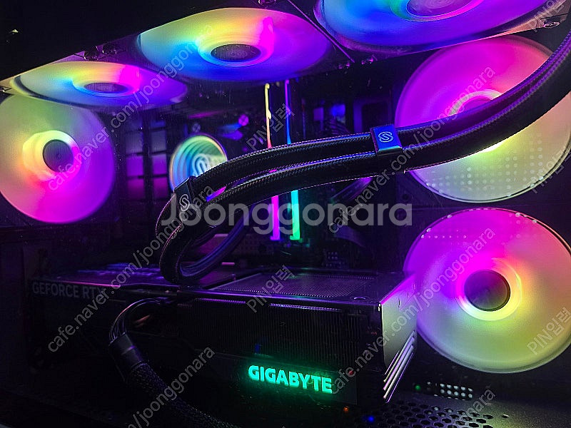 7800X3D / 4070 SUPER 고사양 게이밍 컴...--2