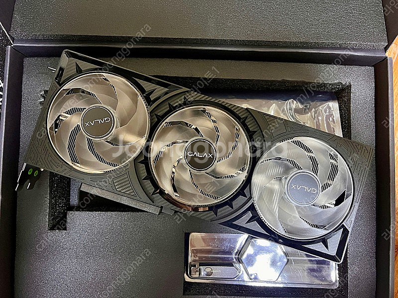 갤럭시 rtx 5070 ti 블랙 oc 팝니다.--0