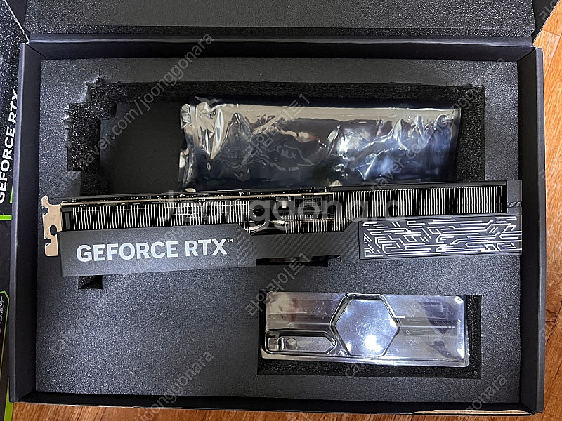 갤럭시 rtx 5070 ti 블랙 oc 팝니다.--1