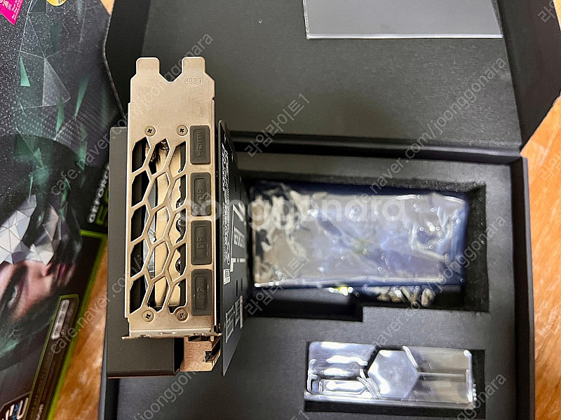 갤럭시 rtx 5070 ti 블랙 oc 팝니다.--4