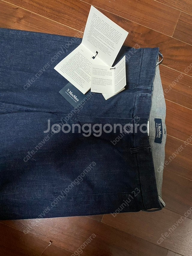 첨 산가격28만원))막스마라 일자 스키니진 새상품--2