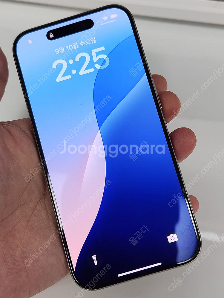 아이폰 15 프로 128GB 화이트 티타늄--1