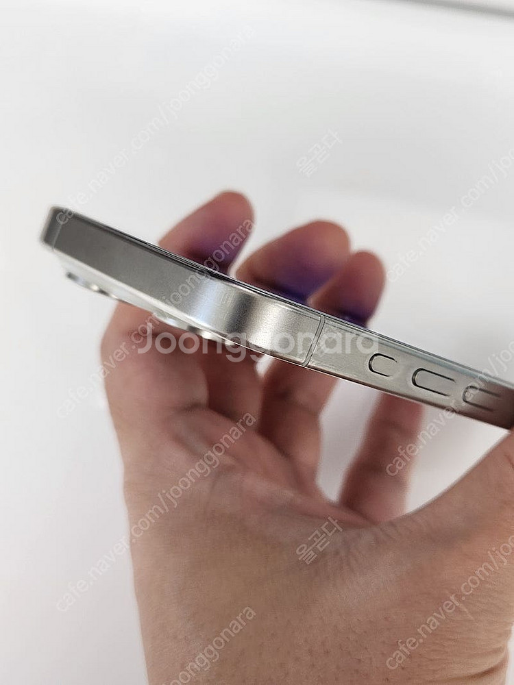 아이폰 15 프로 128GB 화이트 티타늄--3