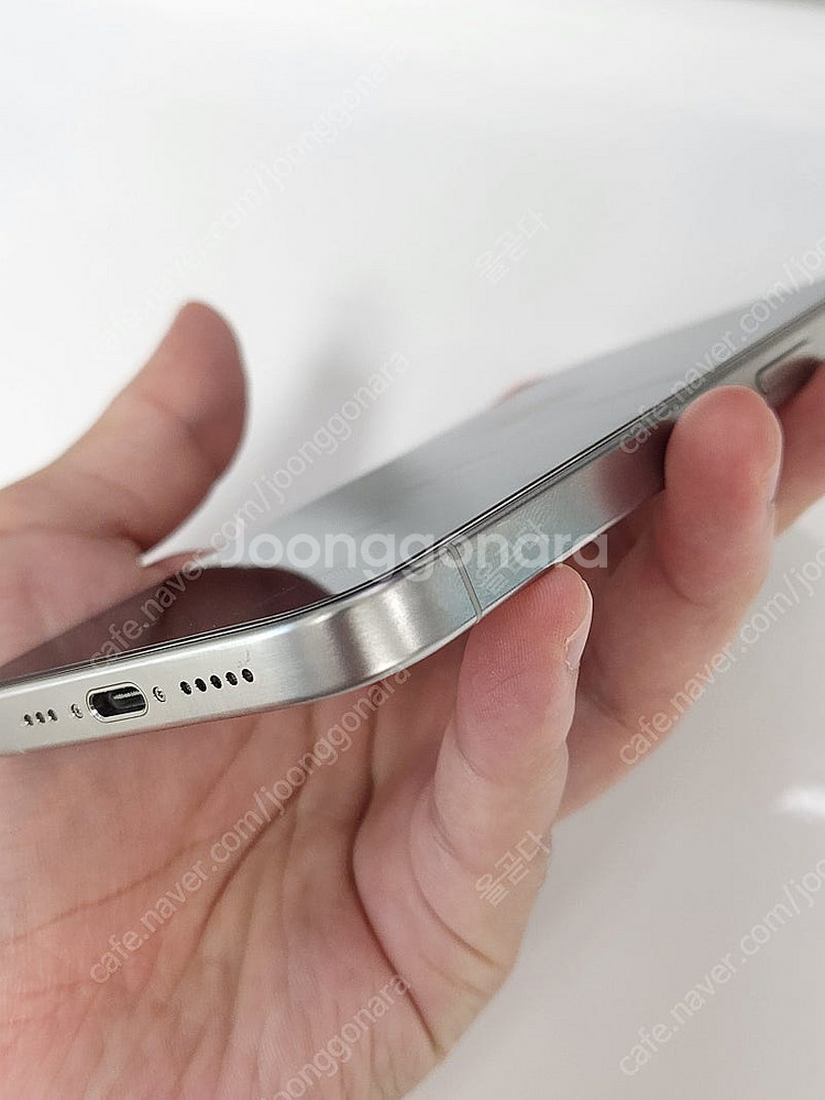 아이폰 15 프로 128GB 화이트 티타늄--4