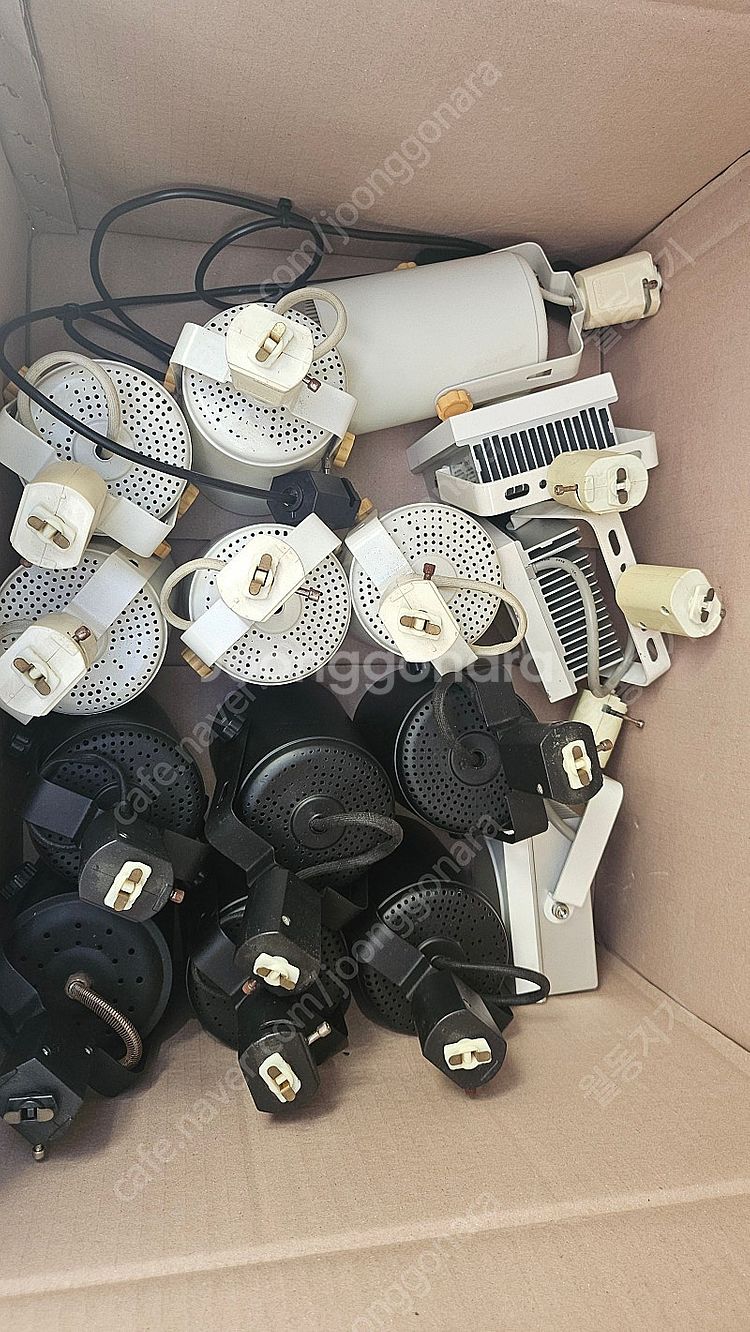 레일 조명등 12개와 레일 투광기 9개 일괄 판매--1