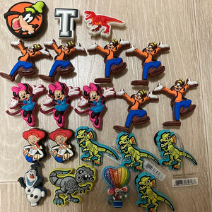 크록스 정품 지비츠(디즈니, 로보사우르스 등) 새상품