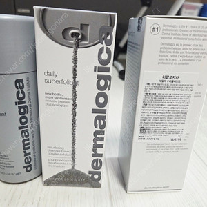 더말로지카 데일리 슈퍼폴리언트 57g 새상품