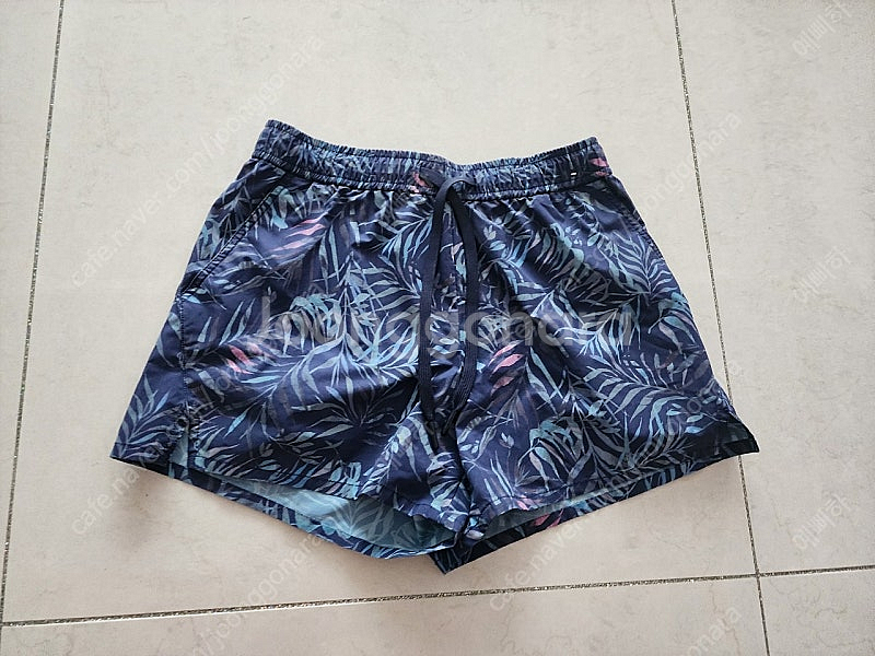 탑텐밸런스 여성 래쉬가드 상하ㅡ55사이즈셋트팔아요--3