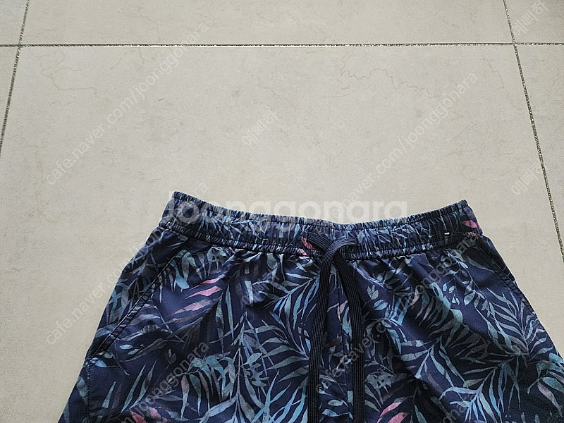 탑텐밸런스 여성 래쉬가드 상하ㅡ55사이즈셋트팔아요--4