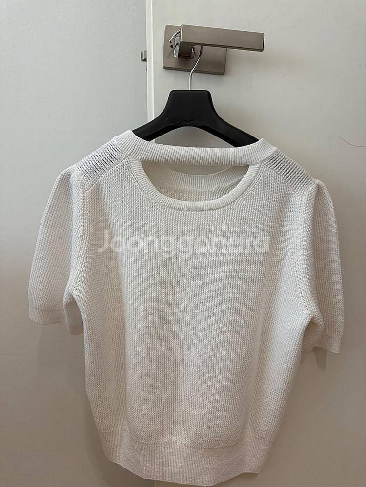 24 sjsj 백 컷아웃 니트 탑--4