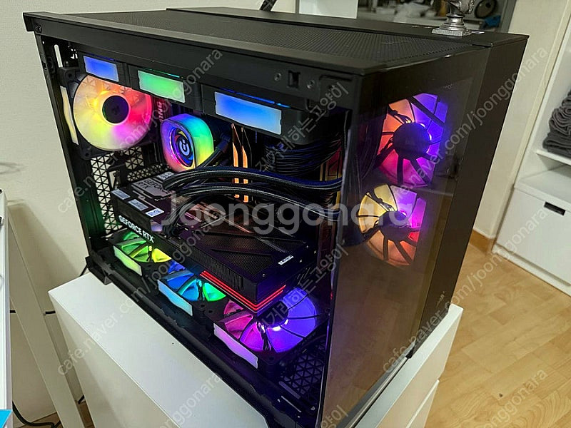 9800X3D, 5070TI, 하이엔드 커세어 감성 데...--2