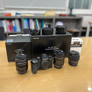 후지 X-S10 + XF18-55mm + XF 33mm F1.4 + 시그마 56mm 판매합니다