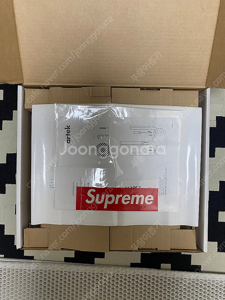 Supreme X Artek Stool 60 슈프림 아...--1