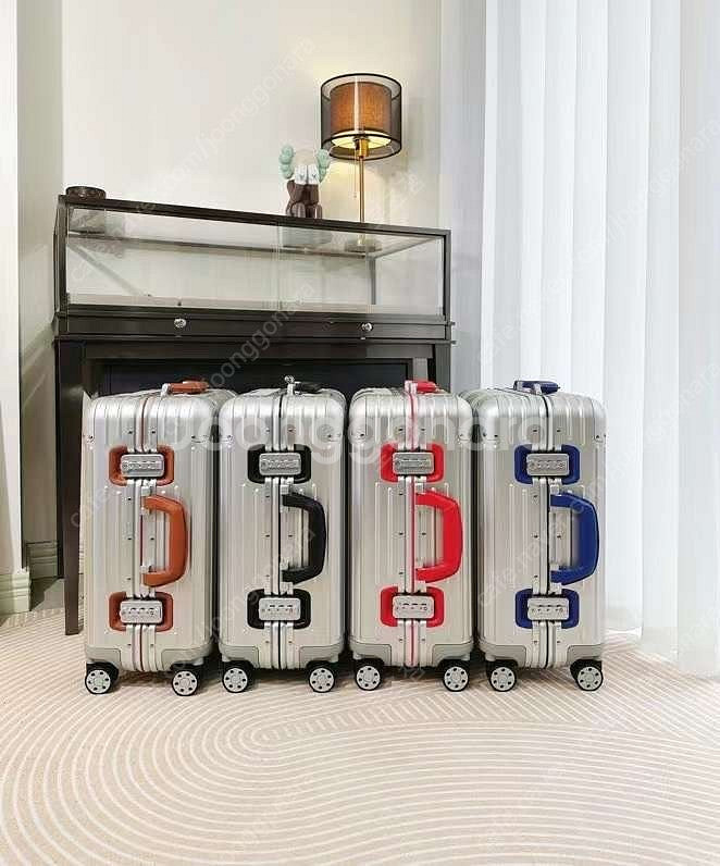 리모와 오리지널 21인치 트위스트 캐빈 캐리어--0