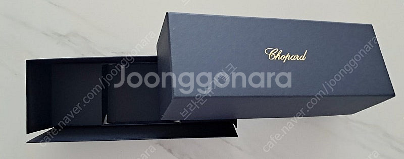 쇼파드 시계케이스 팔찌 겸용 박스팝니다--2