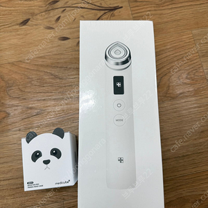 메디큐브 부스터프로 화이트 + 곰돌이 헤드캡 미개봉 팔아요