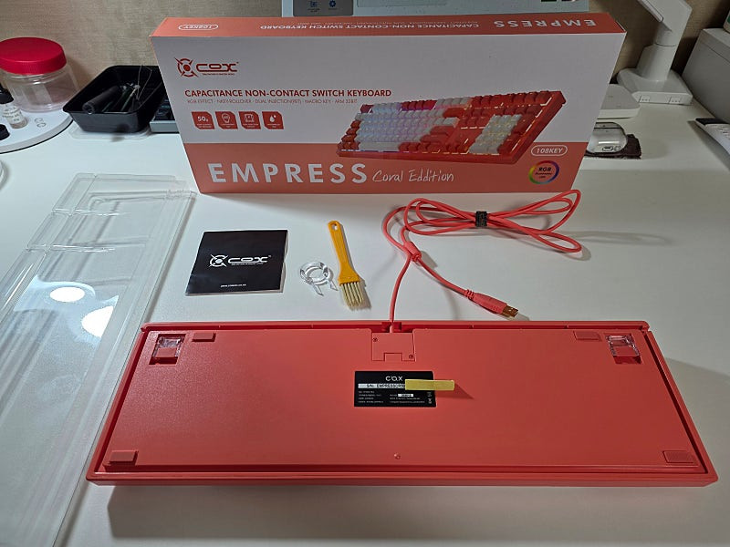 콕스 엠프리스 무접점 풀윤활 키보드 저렴하게 드려요--1