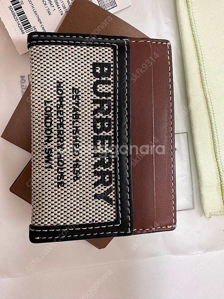 버버리 호스페리 카드지갑 캔버스 블랙탄--1