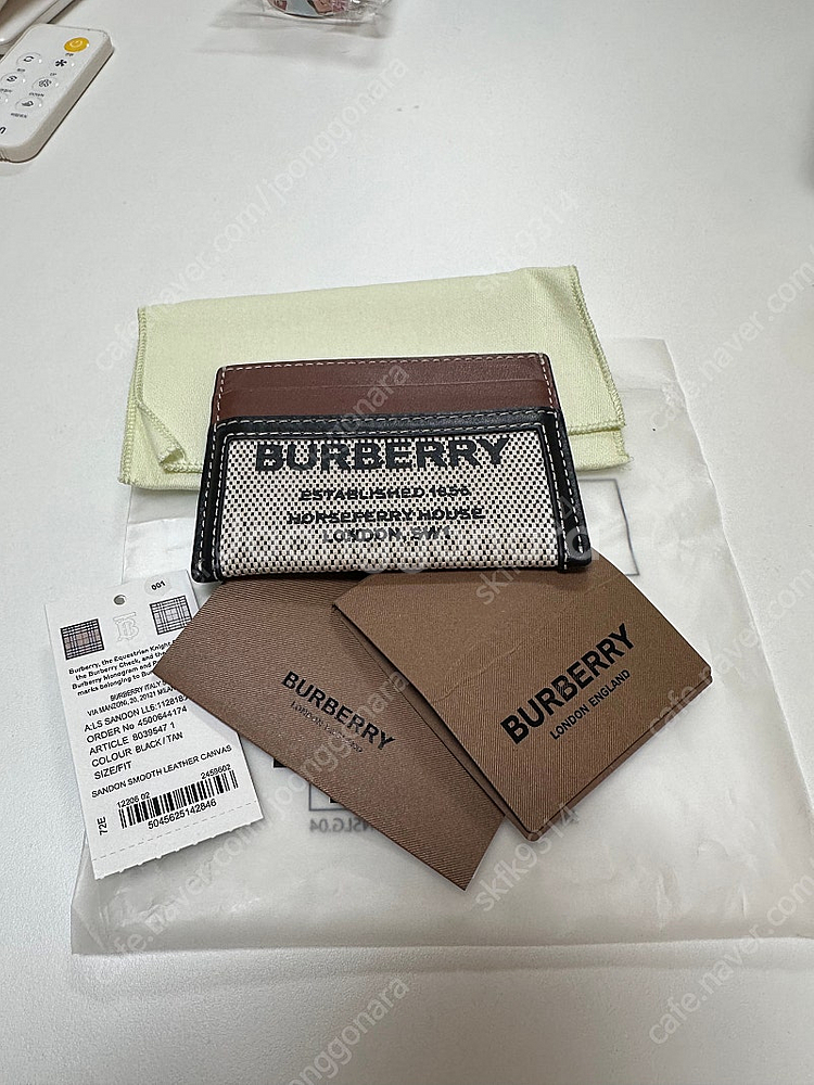 버버리 호스페리 카드지갑 캔버스 블랙탄--3