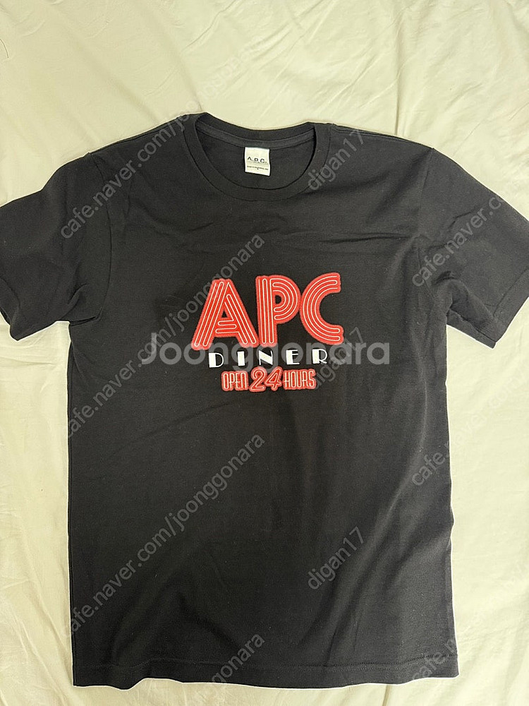 A.P.C DINER M 사이즈 티셔츠 판매합니다--0