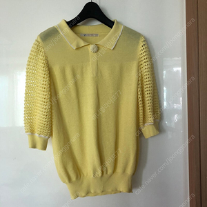 기비 20년 옐로우 카라 아일렛 크로셰 펀칭 아뜰리에 반팔 니트 타임마인스탈