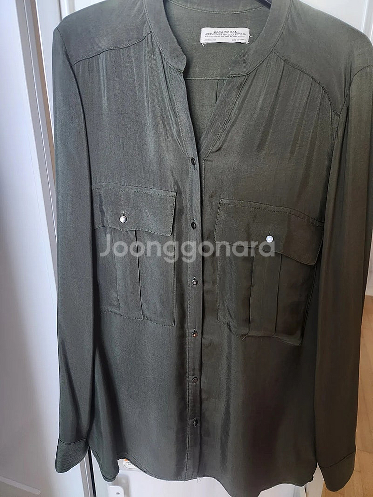 자라 ZARA 카키색 블라우스 S사이즈--0