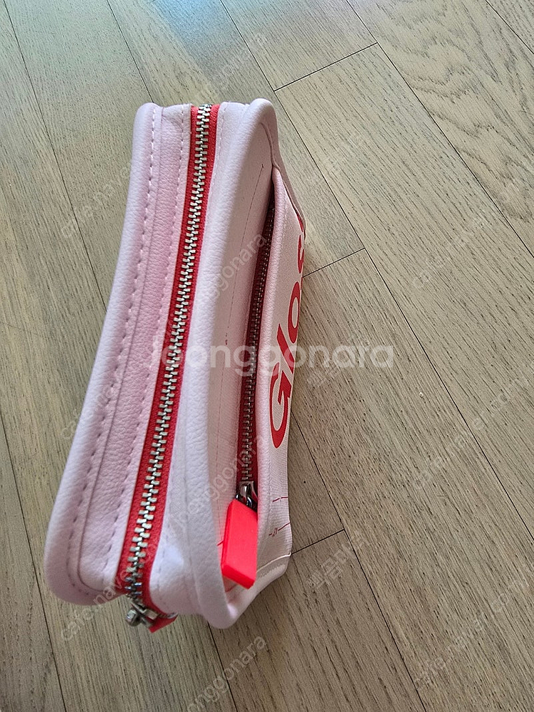 glossier mini beauty bag 글로시에 미니 뷰티백 파우치(반택포포함)--2