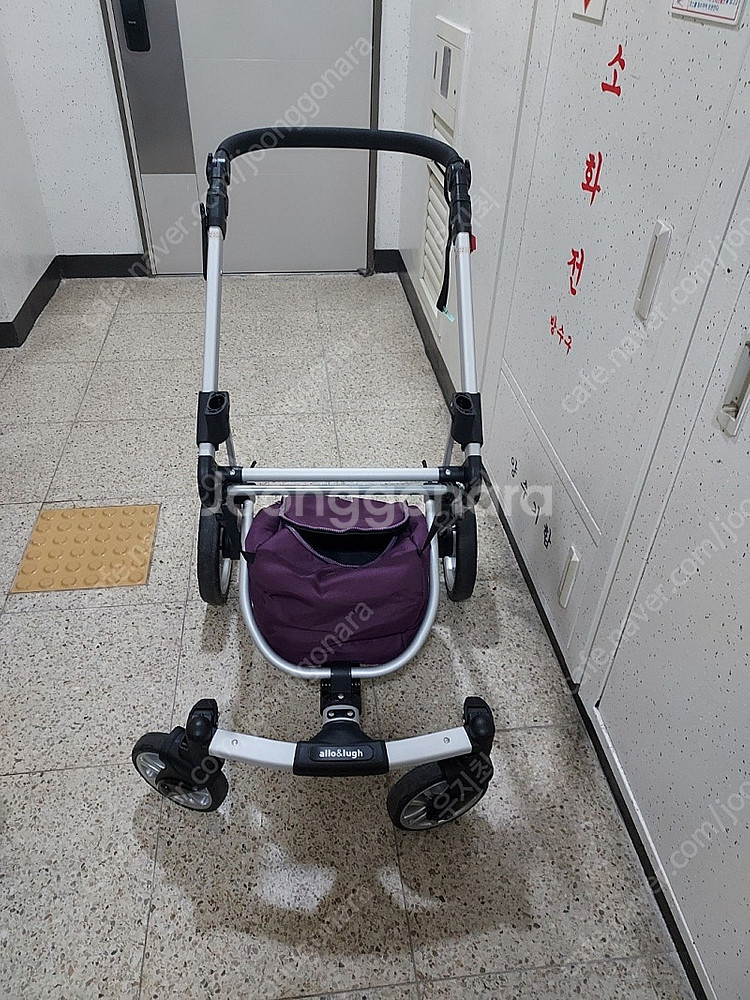 알로앤루 유모차(풋머프,모기장,바람막이포함)45000원...--6