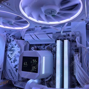 (평택)9800x3d 5070ti 초고사양 화이트pc 커세어케이스
