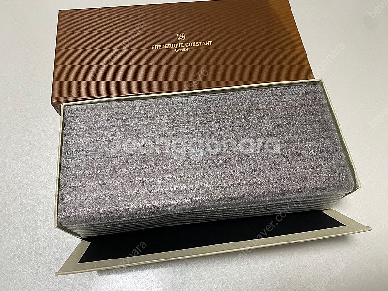 [새상품] 프레드릭콘스탄트 시계 원목 5구 보관함--1