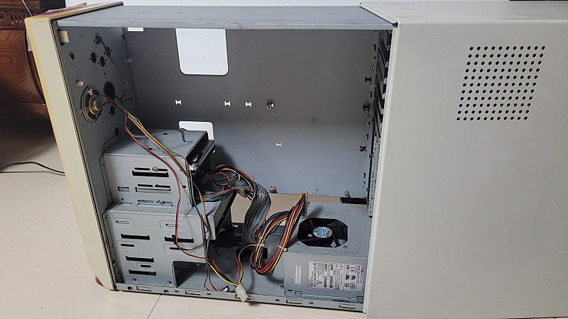 구형컴퓨터 펜티엄2 케이스--1