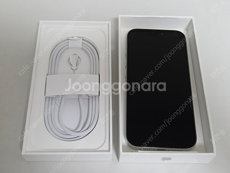 아이폰16프로 256gb 화이트 풀박 판매합니다.--1