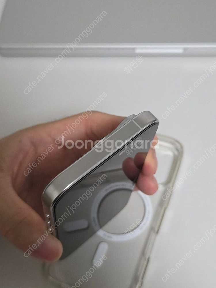 아이폰16프로 256gb 화이트 풀박 판매합니다.--2