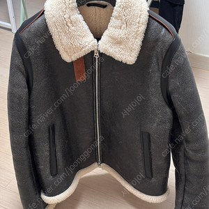 아크네 다크브라운 무스탕 48사이즈 판매