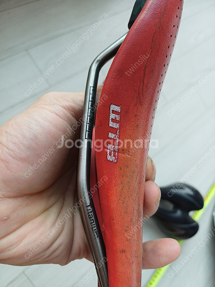가격인하 WTB 고급 사양 안장 실버라도 티타늄--2
