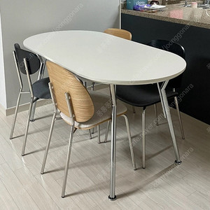 리바트 아르떼 브랜치 4인 라운드 세라믹식탁, 쿠르바 식탁의자