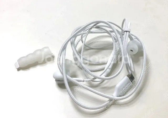 삼성 AKG C타입 이어폰 판매합니다.(미개봉)--1