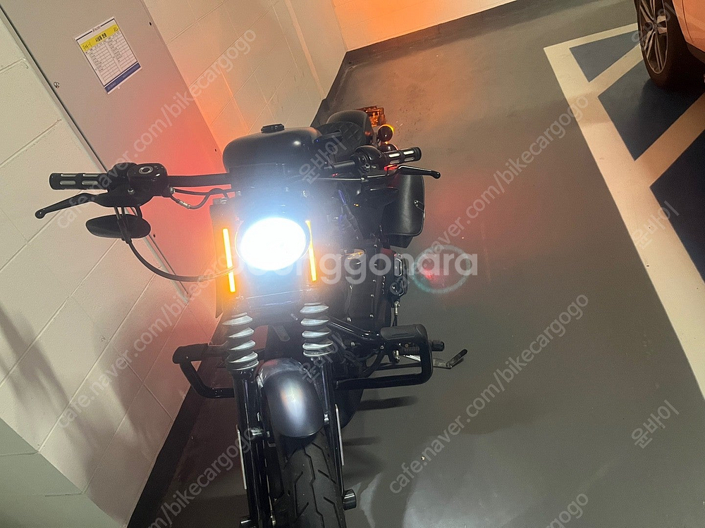 할리데이비슨 아이언883 아몬커스텀 바버 풀튜닝--1