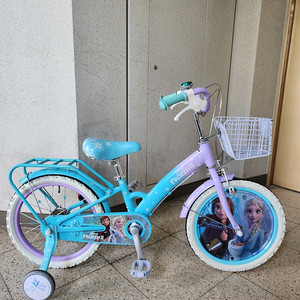 엘사겨울왕국 프로즌2 18인치 어린이 자전거 팔아요