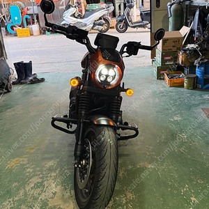 혼다 레블 1100 dct 모델 판매합니다 신차컨디션 400km 주행. 명의이전가능 개인매물입니다.