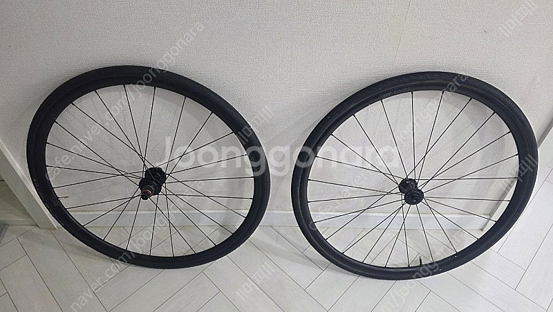 DT swiss R470 휠셋 타튜포함 판매합니다--0