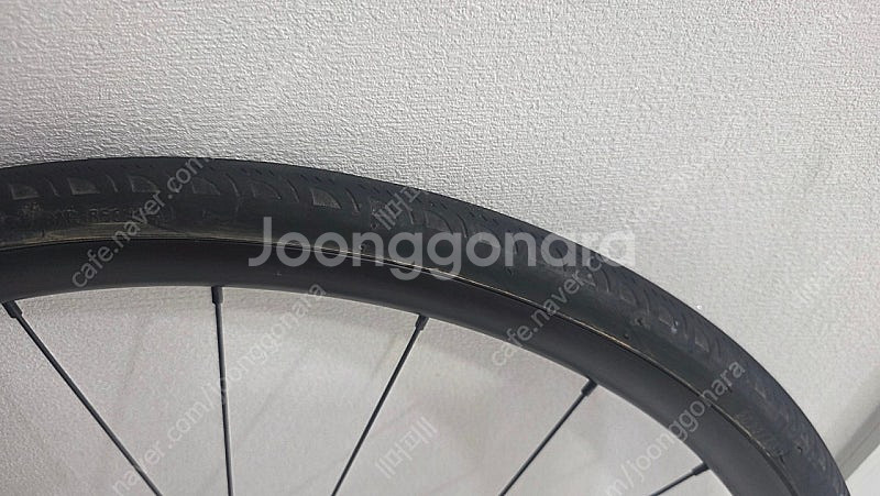 DT swiss R470 휠셋 타튜포함 판매합니다--3