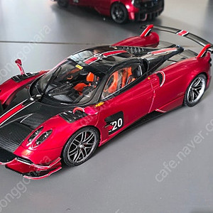 LCD pagani 1:18 판매합니다