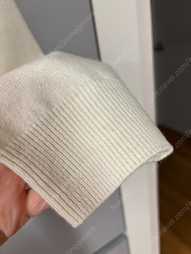 꼼데 브이넥 니트--3