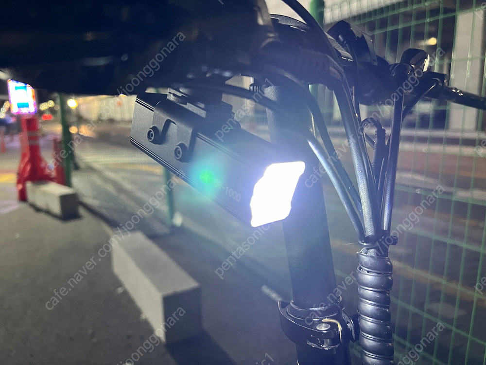 리얼 1000루멘 자전거 후레쉬 라이트 C타입(가민 고프로 브라켓 포함)--4