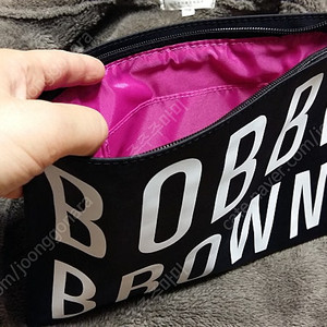 바비브라운 파우치 새상품 3000원. 5개 있어요.