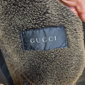 구찌 오버핏 시어링 무스탕 코트